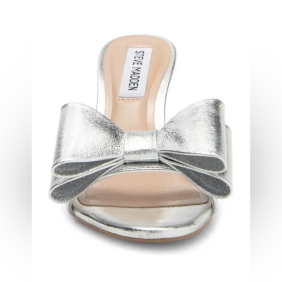 Steve Madden Belindo Silver Kitten
Fashion Bow Heels - Picture 4 of 6
